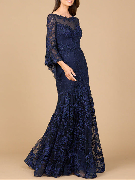 Vestido con escote ilusión y manga larga acampanada