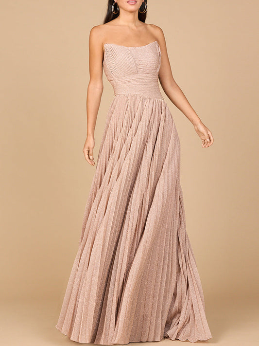 Vestido sin tirantes de pliegues fluidos
