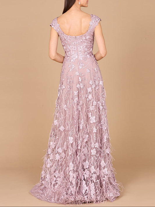 Vestido de línea A con mangas casquillo y plumas