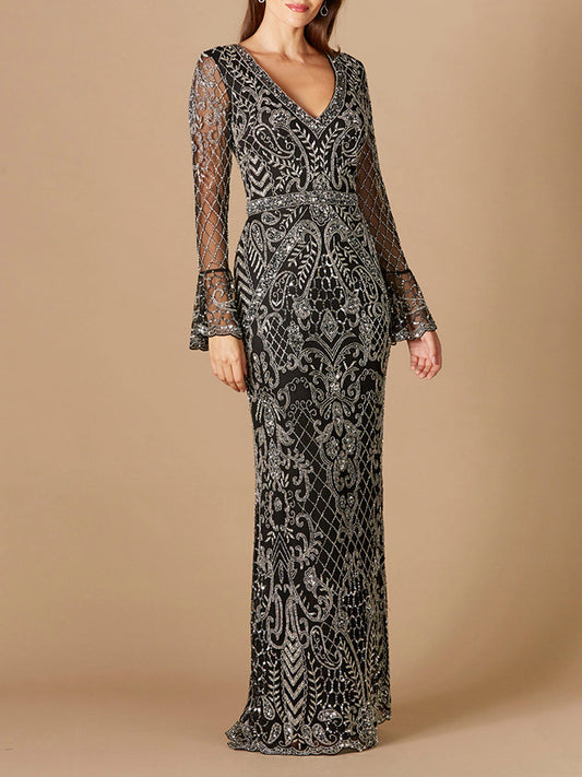 Vestido largo con cuello en V, mangas acampanadas y detalles de pedrería | 29358